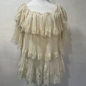 Champagne & Strawberry‎ layered lace blouse womens size M off-shoulder
